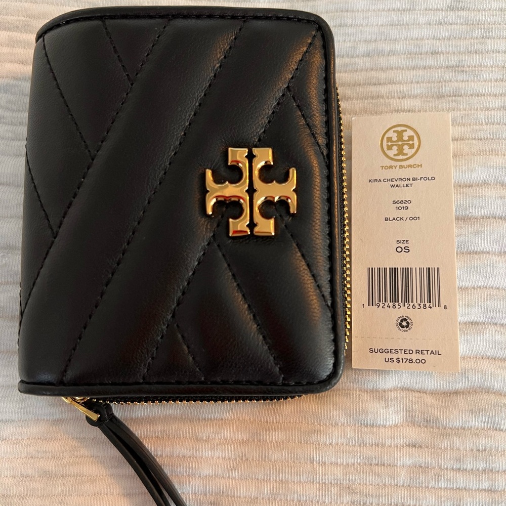 Almost NWT Kira Chevron Bi-Fold Wallet